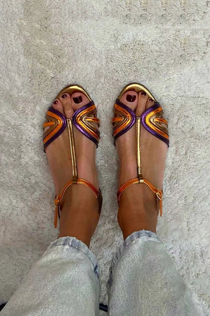 NERINA | SANDALO BASSO MULTIFASCIA CON DETTAGLI METALLICI