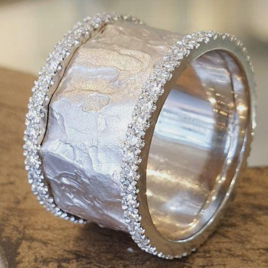 Anello in Zirconia Silverata Vintage
