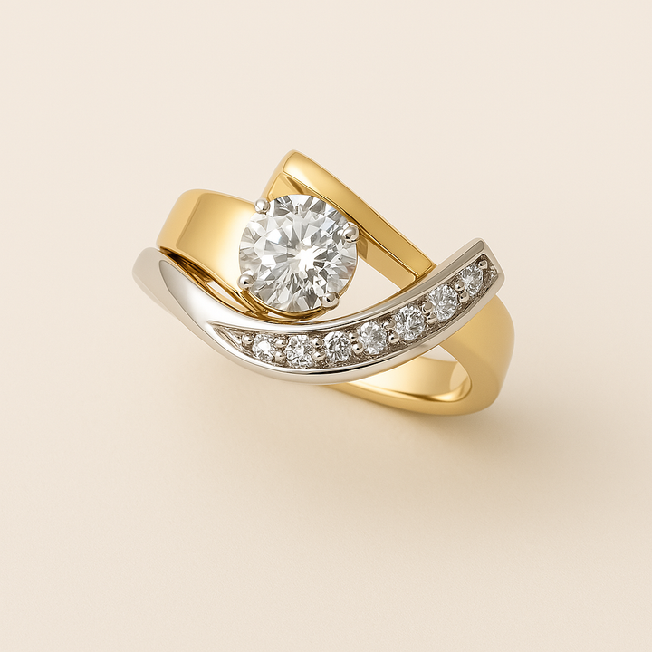Anello Vintage Irregolare in Oro e Argento con Zirconia