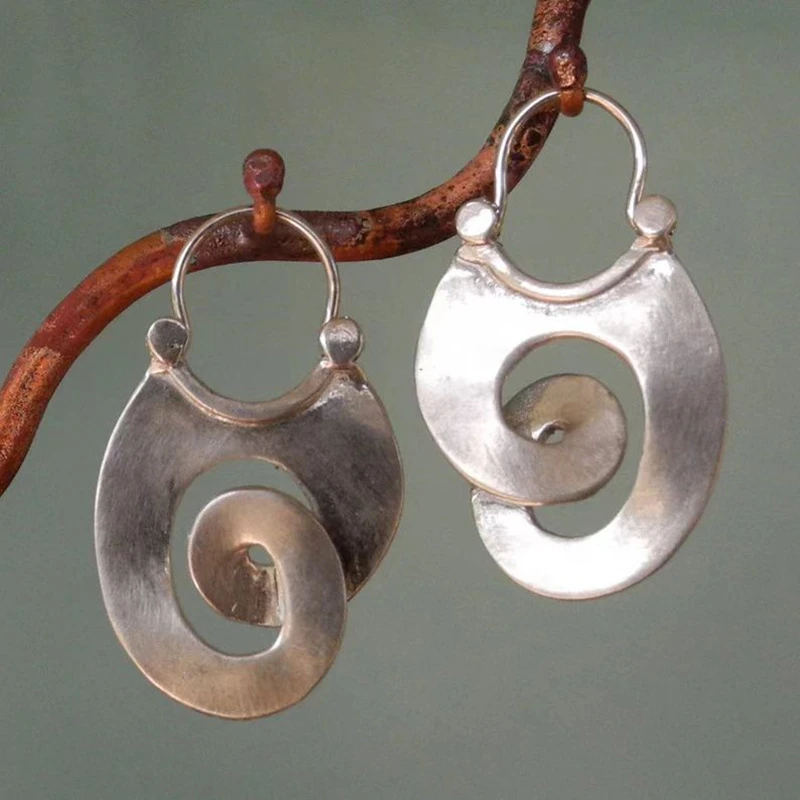 Orecchini in Argento a Forma Irregolare Vintage